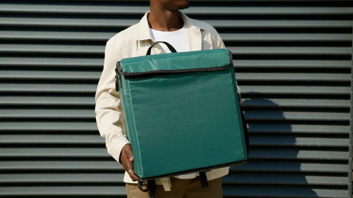 How to Choose the Right Can Cooler Bag for Your Needs