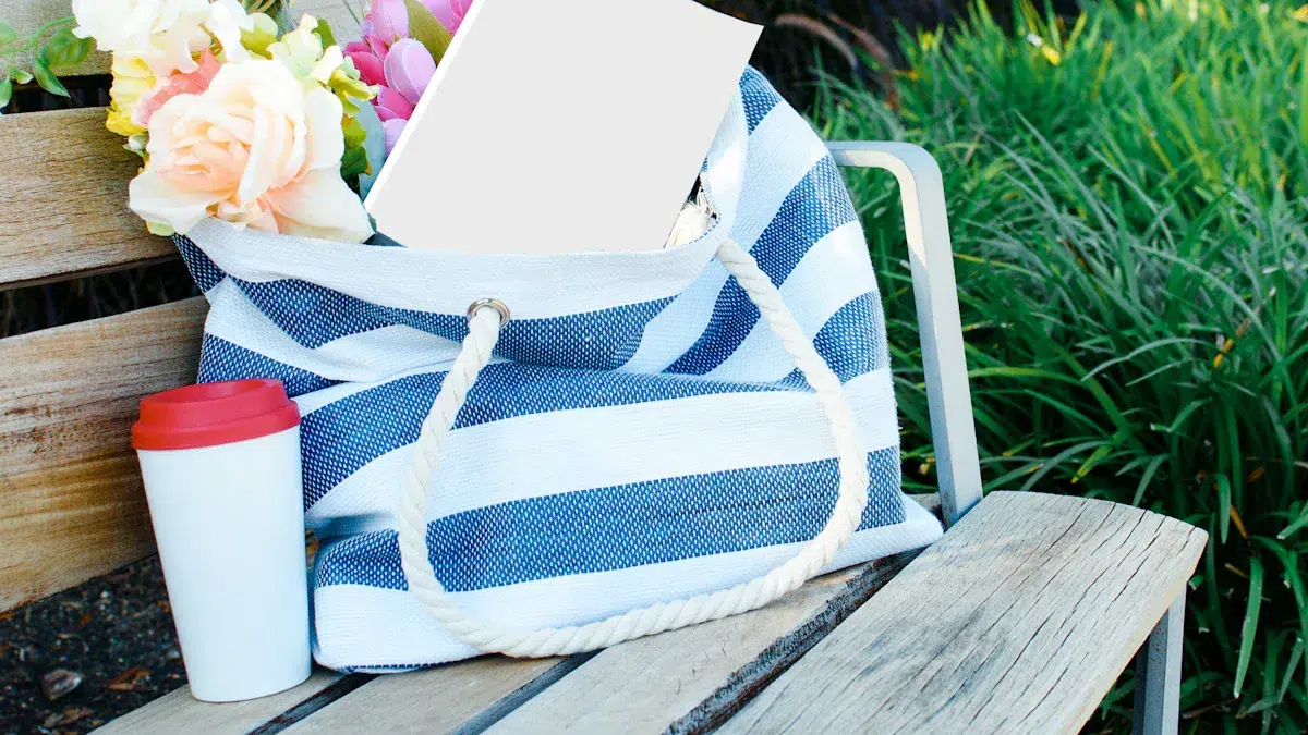 Key Features to Look For in a 2025 Insulated Tote Bag
