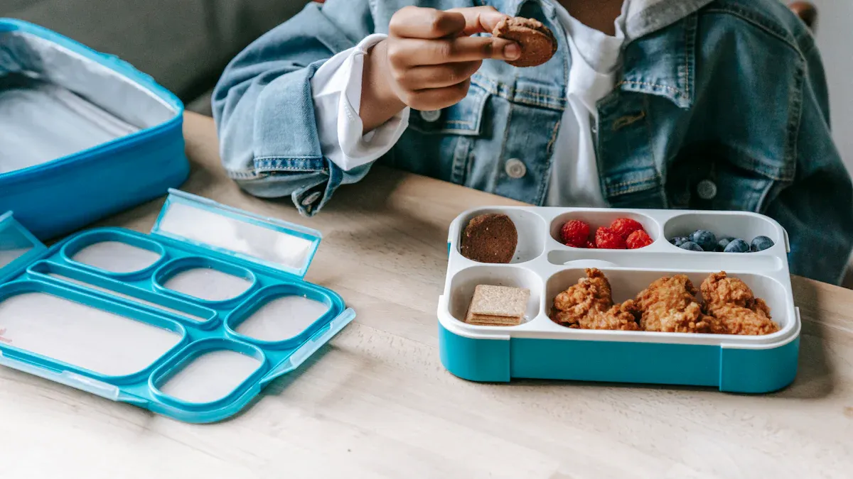 How We Tested Best Lunch Boxes for Work